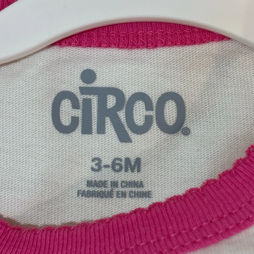 Circo Target Baby Long Sleeve Onesie “Mommy’s‎ Favorite Present” 3-6 Months